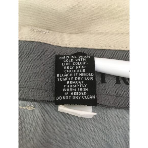 PGA Tour Pro Tour Size 38 Elastic Waist Pleated Beige Golf Shorts - Picture 5 of 6